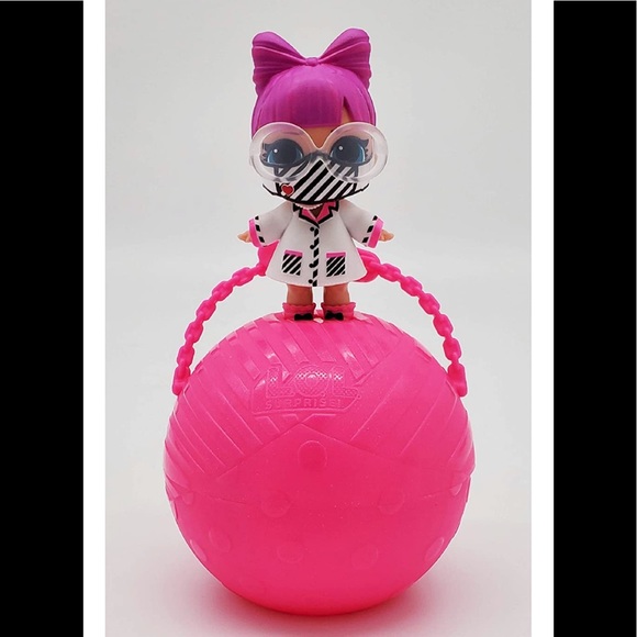 New L.O.L. Surprise! MGAE Cares Limited Edition Frontline Hero with 7 Surprises - Picture 6 of 11